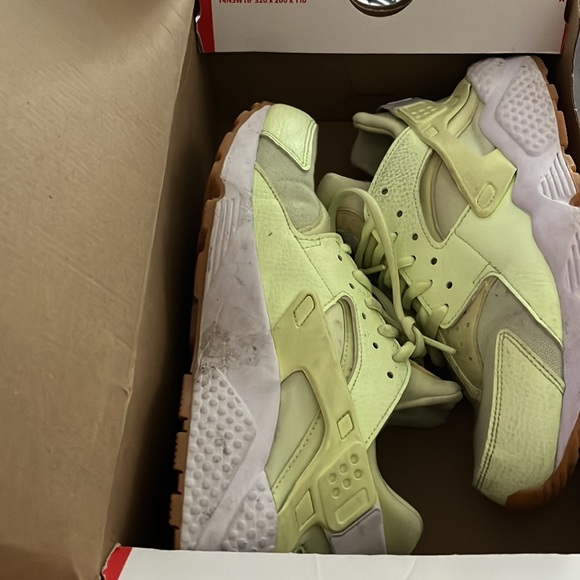 Women’s Air Huarache Run - Picture 1 of 2
